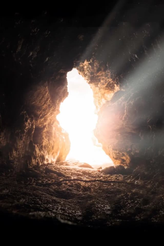 The Easter "Kontakion" hymn