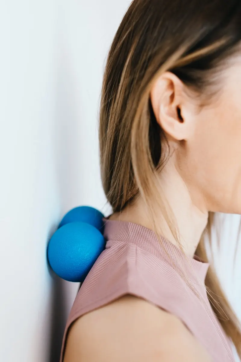 Shoulder roll stretch